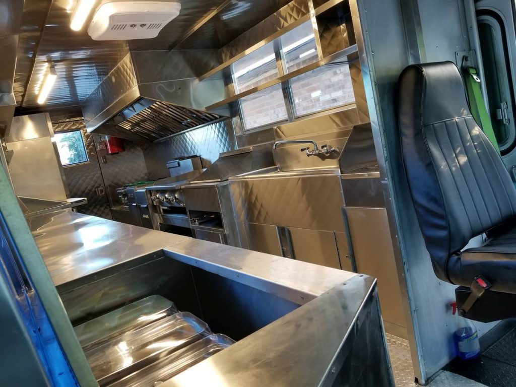 2000 Freightliner MT45 Food Truck – Fully Equipped
